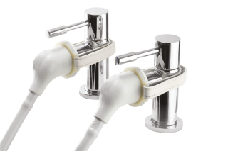 AA107222 Secura Shower Spray-Straps